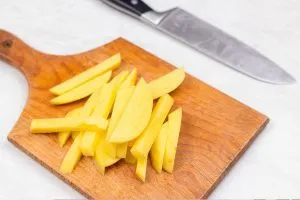 Batatas Assadas com Alho, Ervas e Queijo Parmesão