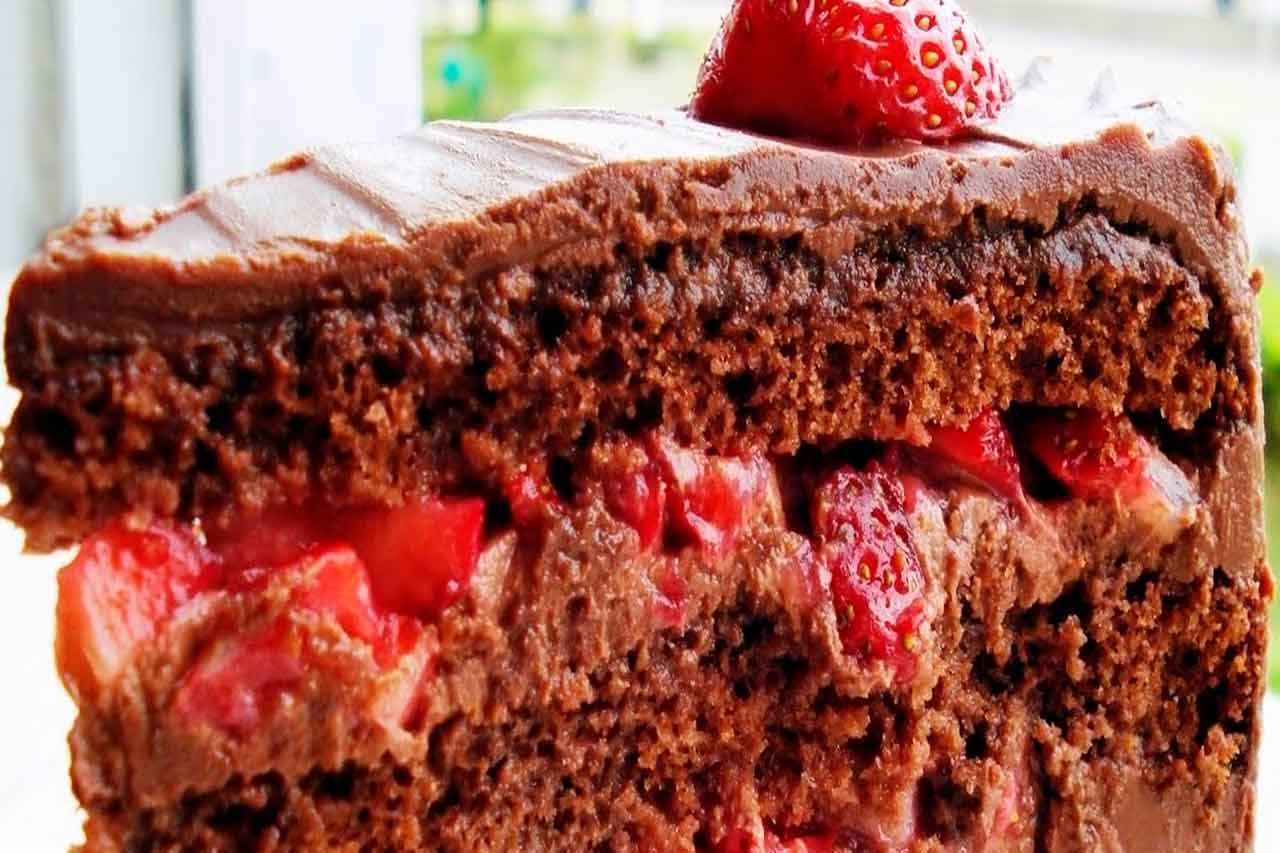 Bolo de Chocolate com Morango