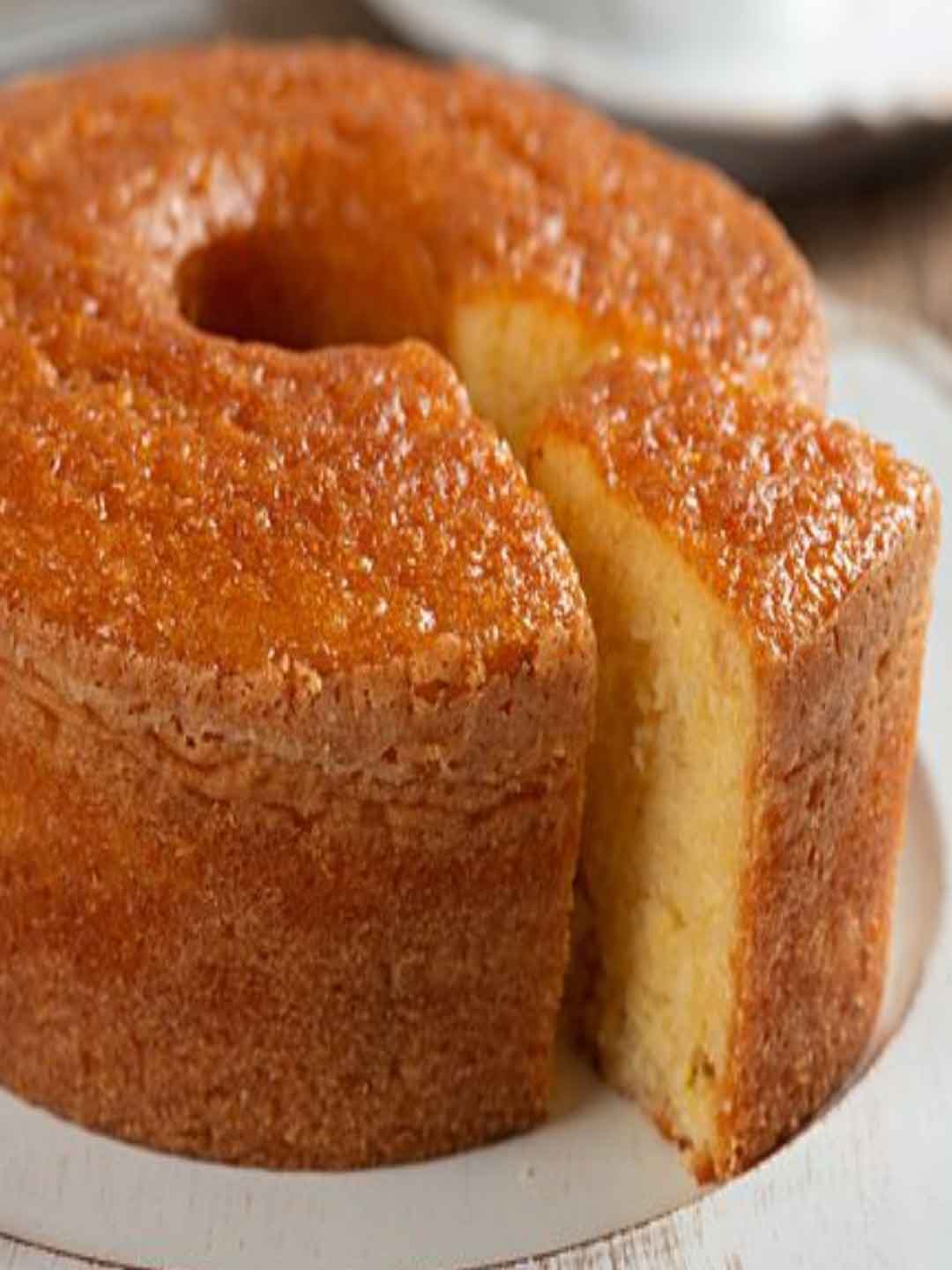 Bolo de Fubá Cremoso que Já Sai com Recheio do Forno