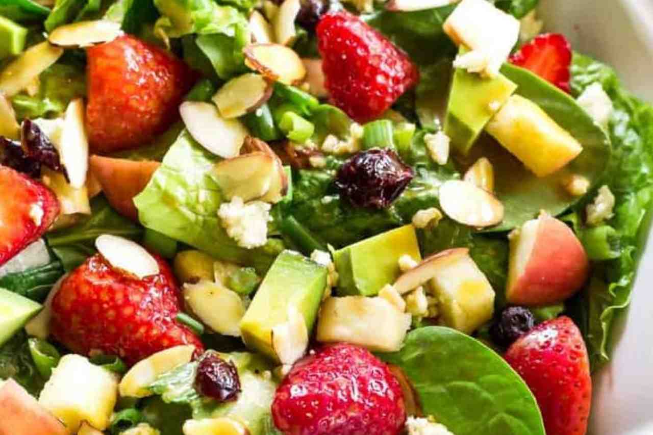 Salada colorida com frutas