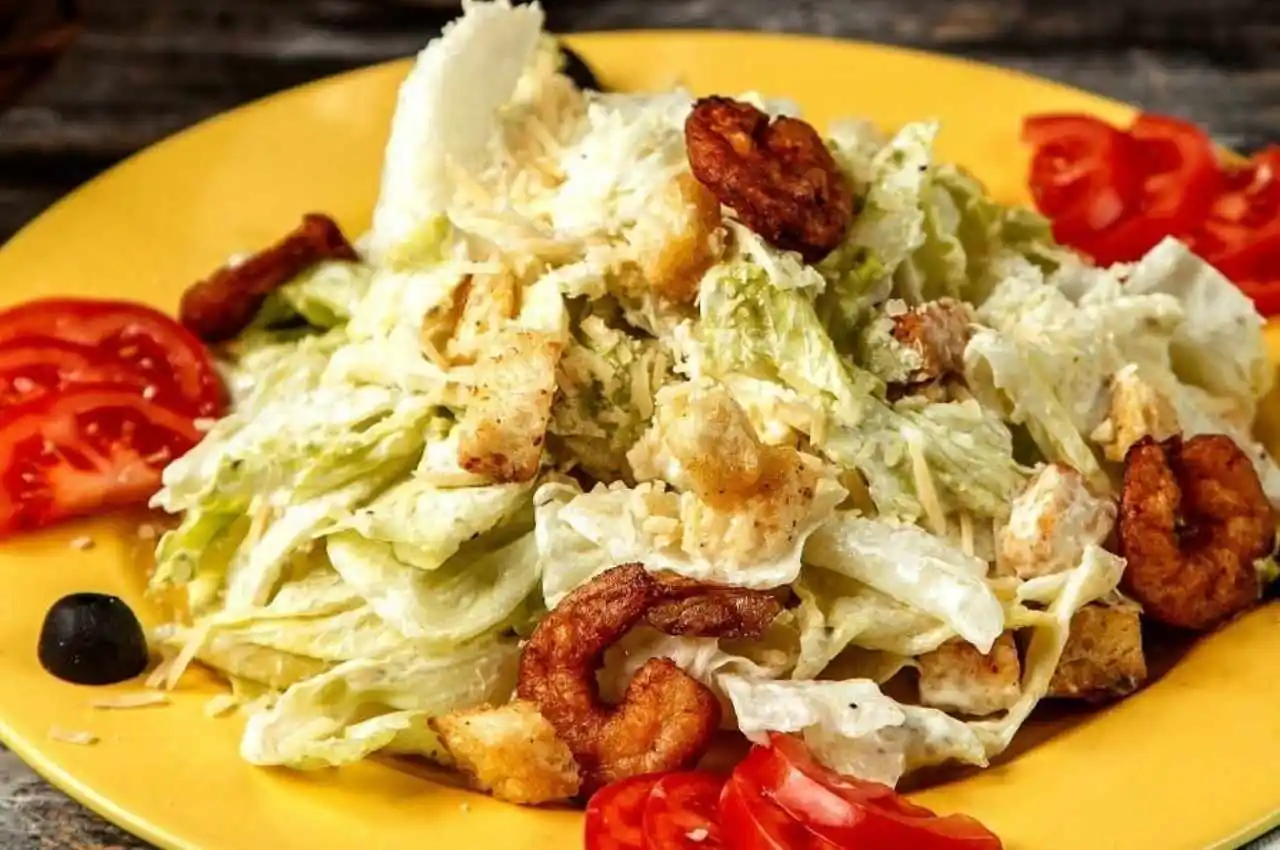 Salada Sertaneja com Molho de Caju