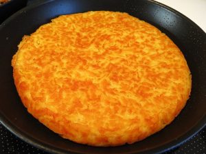 Batata rosti recheada com queijo e presunto