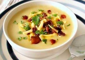 Sopa de batata com queijo