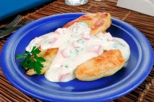 Frango grelhado com molho branco