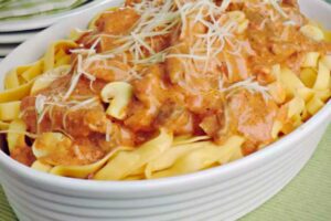 Macarrão ao Estrogonofe pronto em 25 minutos