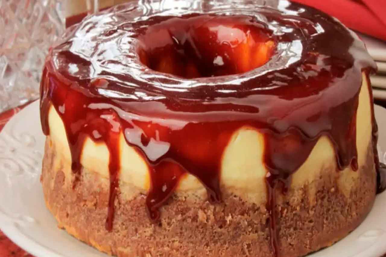 Bolo-pudim de chocolate com leite em pó