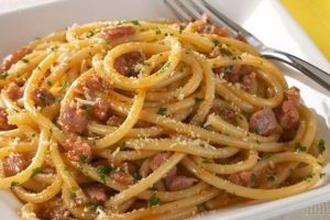 Macarrão Alho e Óleo com Linguiça Calabresa 7 Macarrão Alho e Óleo com Linguiça Calabresa