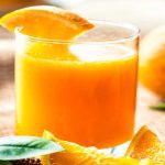Suco energético de chá verde e laranja