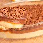 Mousse de Maracujá com Chocolate em 8 minutos