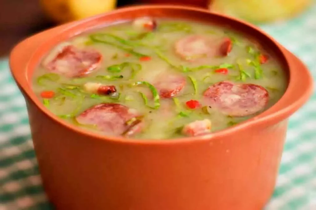 Caldo de Aipim com Calabresa e Bacon