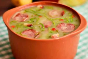 Caldo de Aipim com Calabresa e Bacon