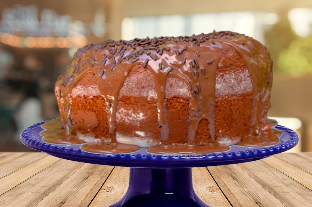 Bolo de Pinhão com Calda de Chocolate 7 Bolo de Pinhão com Calda de Chocolate