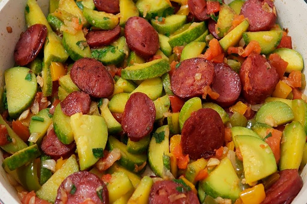 Refogado de Linguiça e Abobrinha