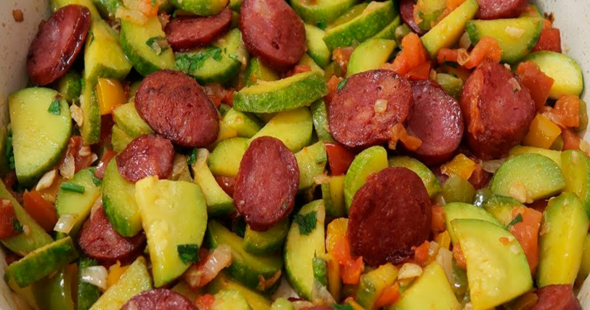 Refogado de Linguiça e Abobrinha