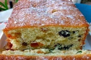 Bolo de Rum com Frutas