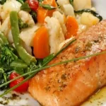 Salmão assado com legumes