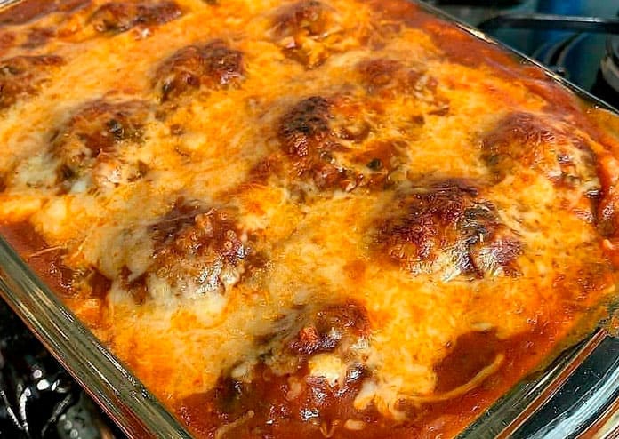Almôndegas gratinada com purê de batatas