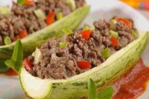 Aprenda a Fazer uma Abobrinha Recheada com Carne Moída