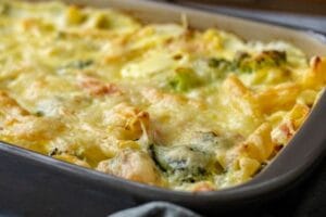 Brócolis Gratinado com Peito de Frango