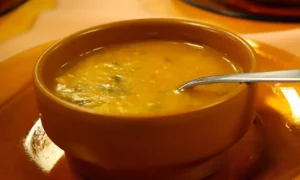 Como Fazer um Caldo de Mocotó Grosso