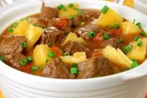 Sopa de costela com mandioca