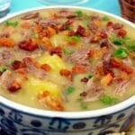 Sopa de mandioca com músculo e bacon