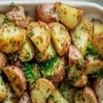 Receita Deliciosa de Batatas Assadas em Molho de Salsa e Limão