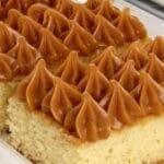 Bolo de Leite em Pó com Coco e Doce de Leite