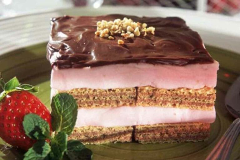 Receita de Pavê de Sorvete com Bolacha Wafer