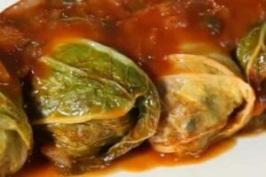 Receita de Charutos de Acelga com Molho de Tomate