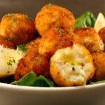 Bolinho de Bacalhau com Massa de Batata