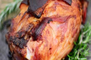 Descubra os Segredos: Como Preparar um Pernil Inesquecível Para o Ano Novo