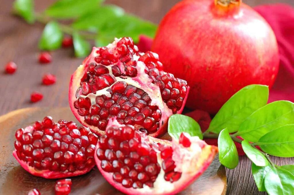 3 Receitas com Romã para Atrair Abundância 1 3 Receitas com Romã para Atrair Abundância