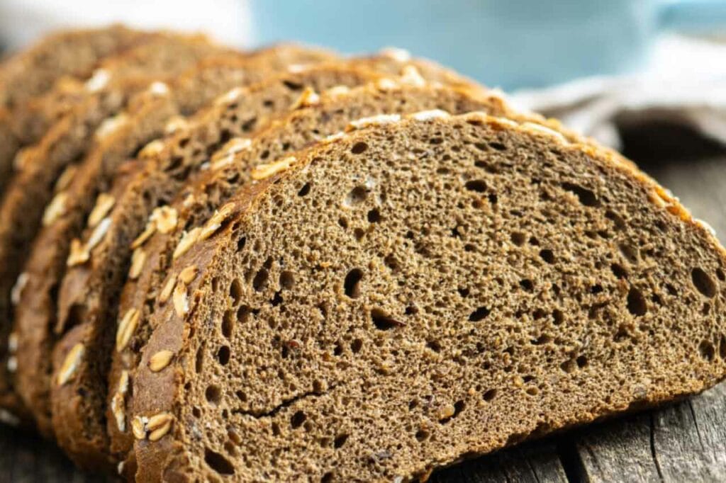 Pão integral com castanha