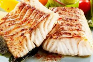 Como Preparar um Peixe com Molho de Azeitonas