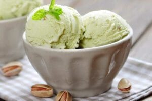 Aprenda a fazer um sorvete cremoso de pistache