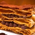 Mil-folhas de brigadeiro com crocante de chocolate belga