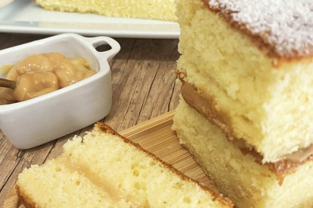 Pão de Ló com Doce de Leite