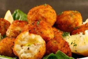 Bolinho de Bacalhau com Cream Cheese 10 Bolinho de Bacalhau com Cream Cheese