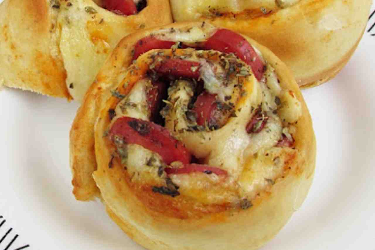 Receita de rolinho de pizza recheado