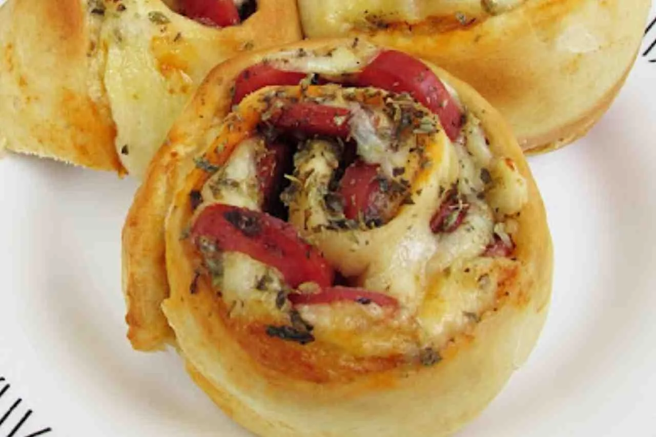 Receita de rolinho de pizza recheado