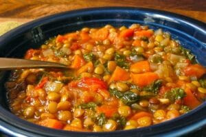 Sopa de lentilha com legumes