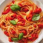 Macarrão Integral com Molho de Tomate e Manjericão