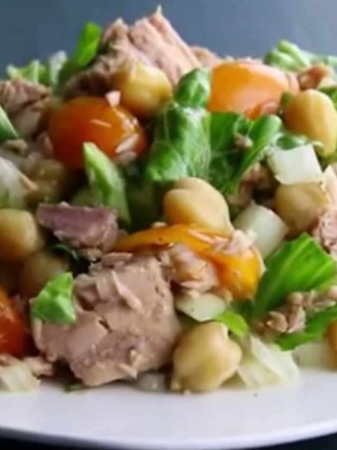 Salada de Grão-de-Bico com Atum
