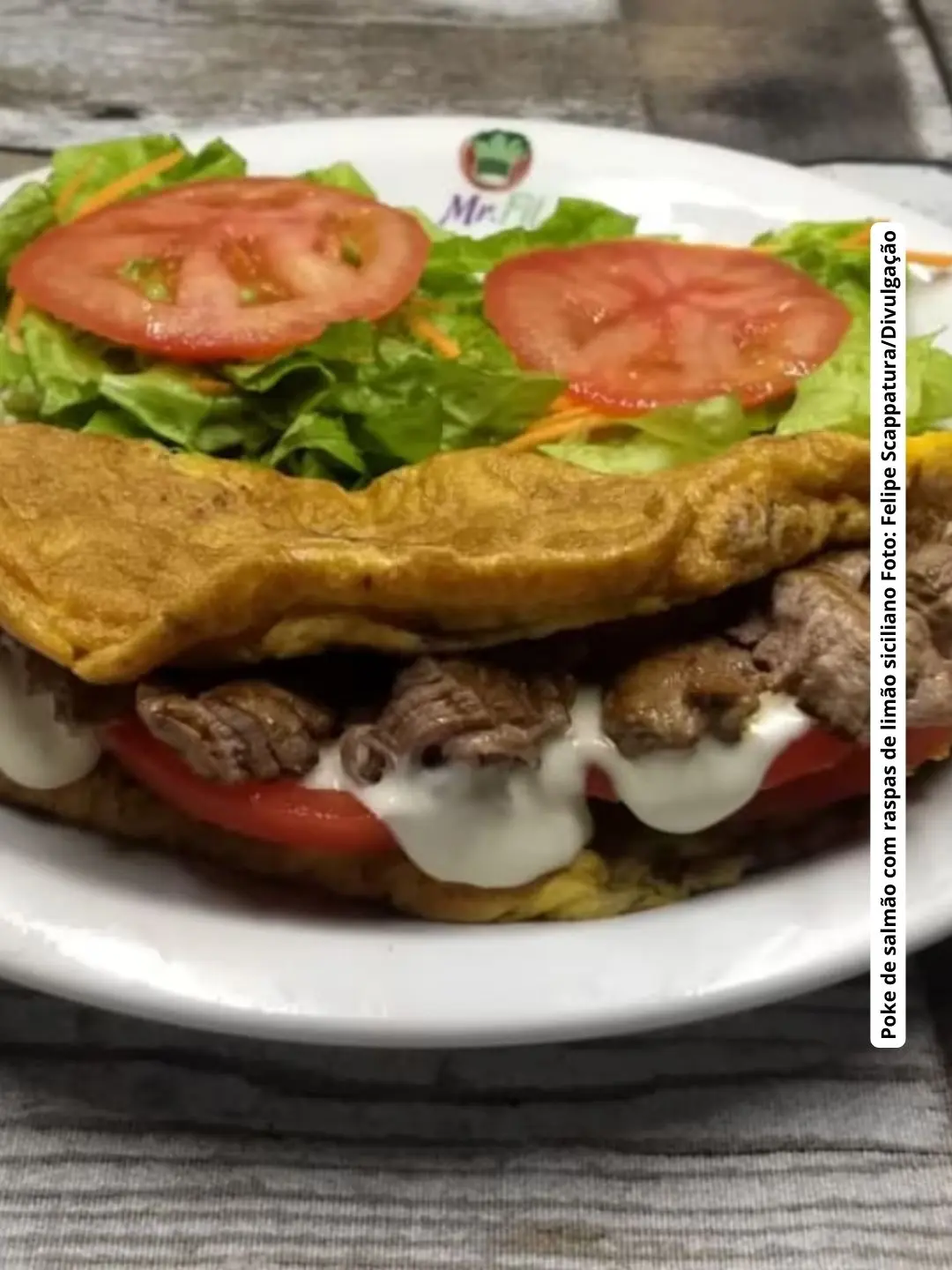 Omelete com cream cheese e alcatra