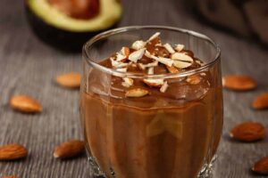 Mousse de abacate e chocolate