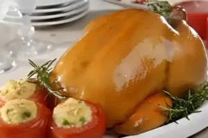 Receita de Chester Assa Fácil com Tomates Recheados