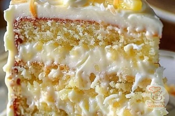 Bolo Gelado de Abacaxi com Coco