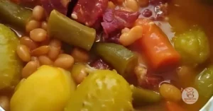 Feijão da Vovó com Maxixe, Batatas, Carne Seca, Cenoura e Vagem