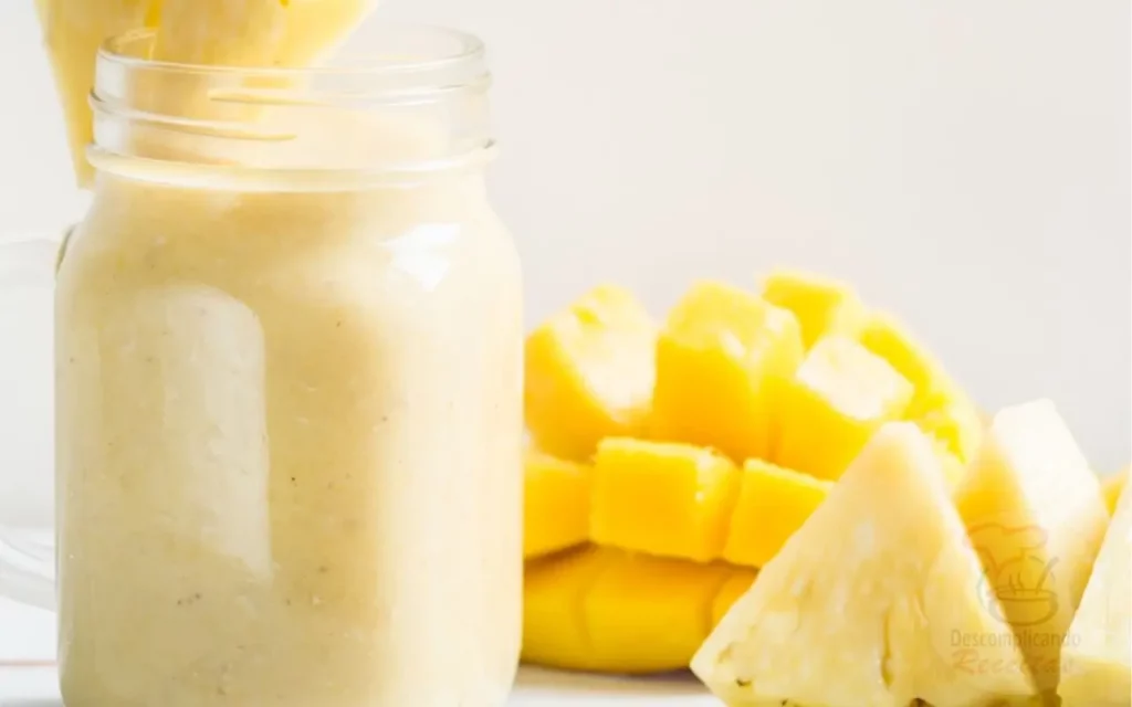 Como Fazer o Smoothie de Abacaxi com Manga